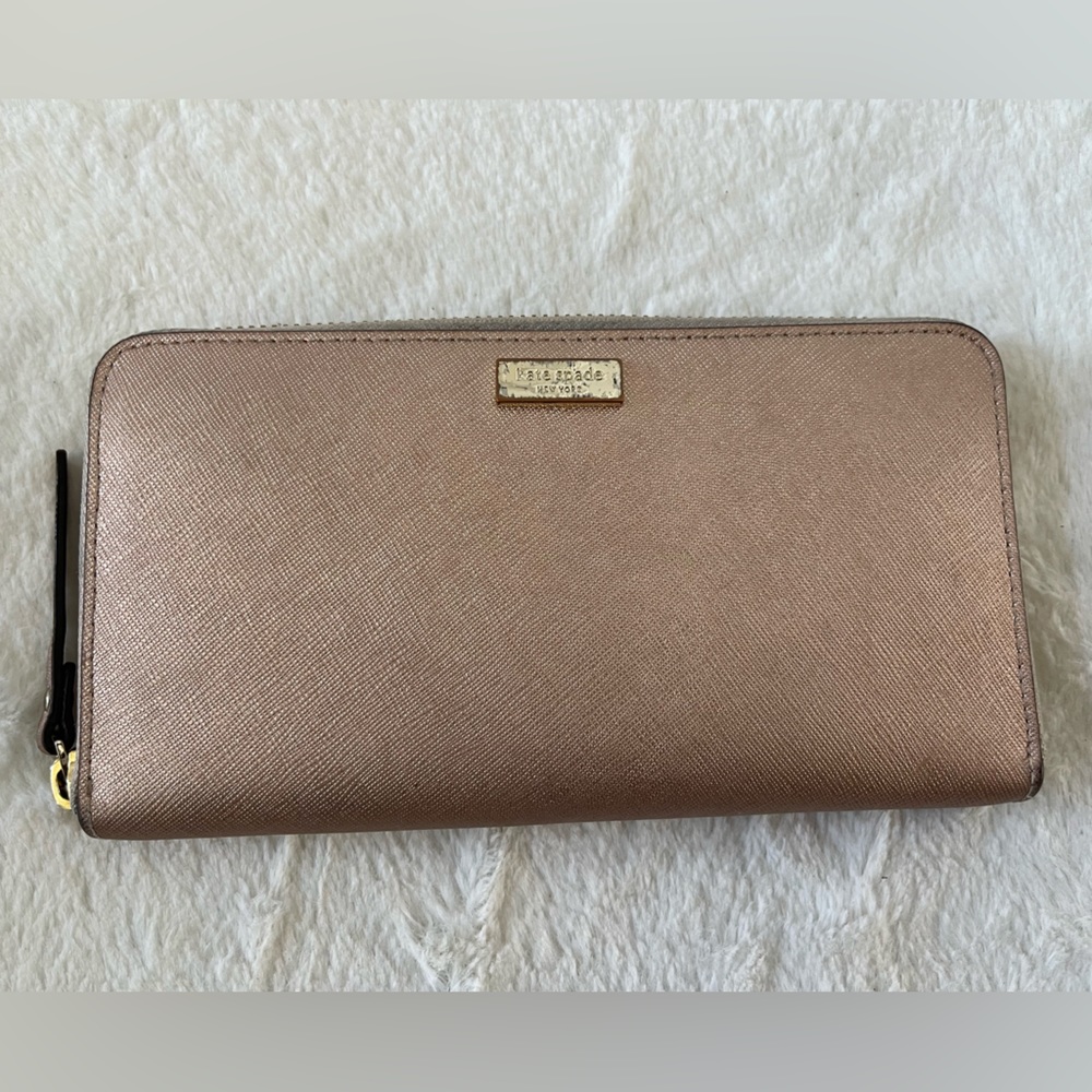 Kate Spade ♠️ Zip around Wallet GUC